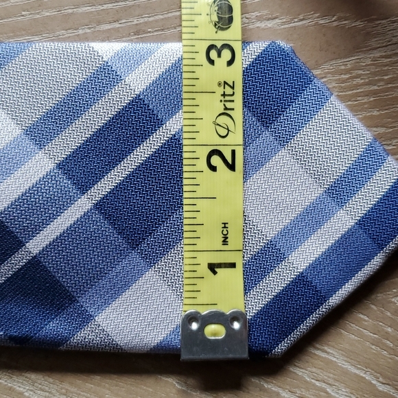 Calvin Klein silk necktie - Picture 5 of 5